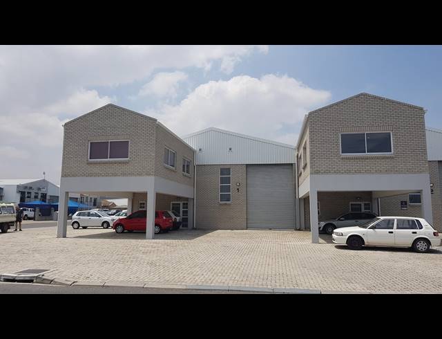 275M² FACTORY RENTED IN SAXENBURG PARK 1